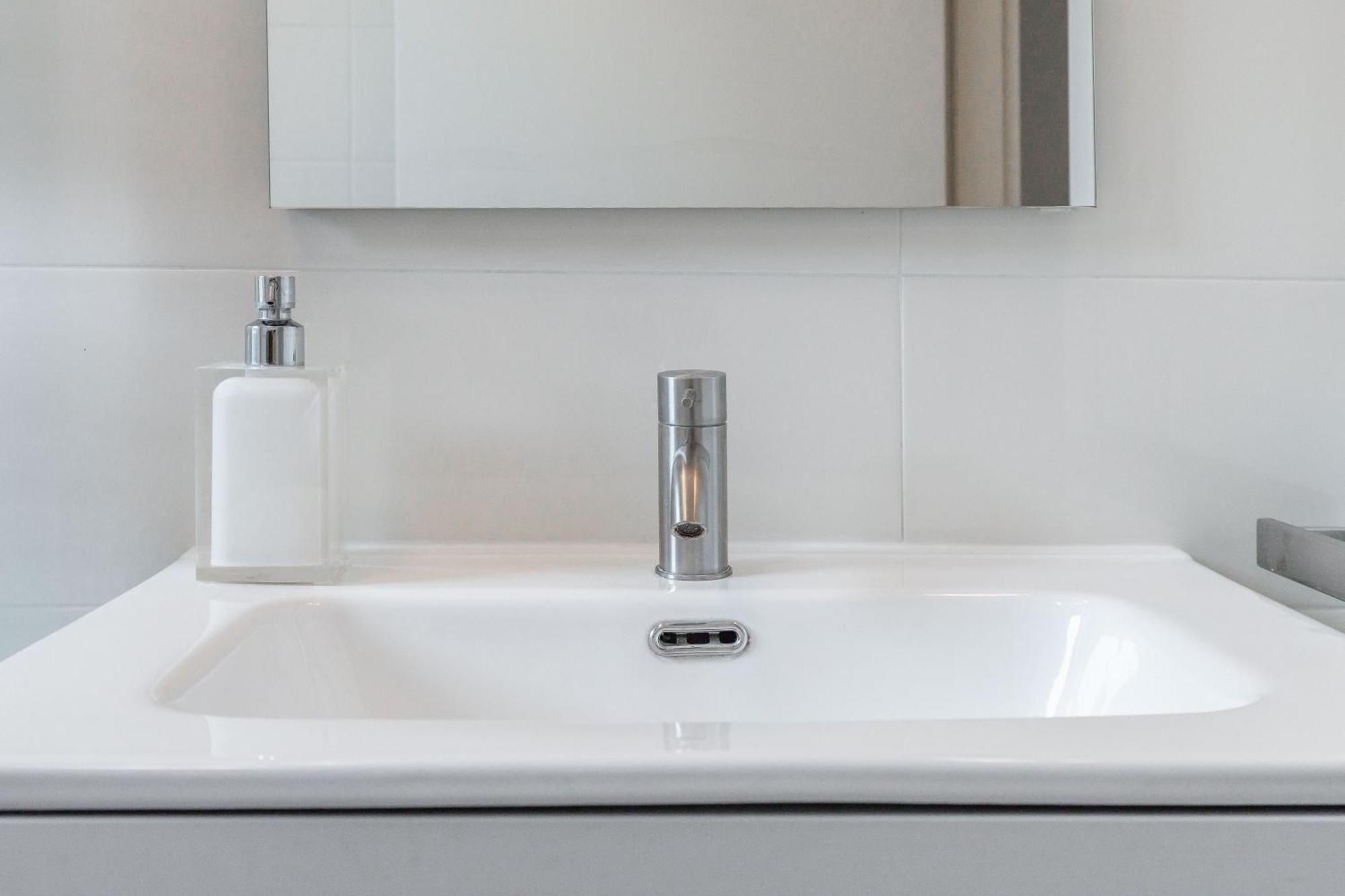 Luxury Apartment - Free Private - Parking Maestri Campionesi 16 Милан Экстерьер фото